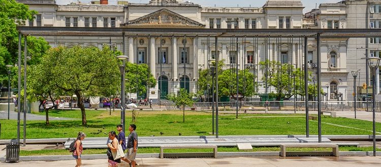 La Ciudad renovó la Plaza Houssay con equipamiento deportivo y recreativo
