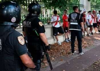 Operativos de la Ciudad en River, Vélez y Huracán: 62 trapitos demorados y tres micros remitidos