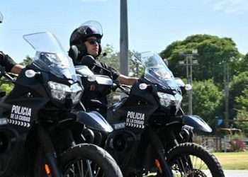 Imagen de autoridad: la Policía de la Ciudad renueva su uniforme y su presencia territorial