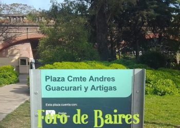La Plaza Comandante Andrés Guacurari y Artigas se ubica en el corazón del Parque Tres de Febrero