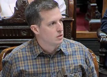El oficialismo aprobó en Diputados la reforma laboral en una sesión tensa y marcada por escándalos