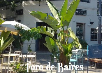 La esquina del sol y la luna, frente al café «Rebelión»