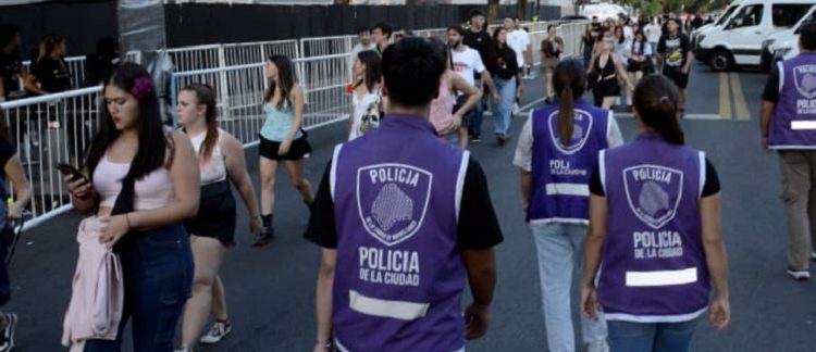 La Policía de la Ciudad desplegó operativos en Carnaval: dos detenidos y más de 600 actas entre recitales de Bad Bunny, partidos de fútbol y festivales