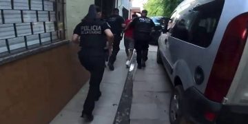 Persecución a dos ladrones en Villa Celina y detención a un punguista en Flores