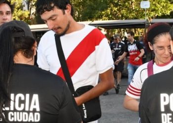 Operativos de la Ciudad en River, Huracán y Vélez: 41 trapitos demorados, más de 500 actas y la captura de un prófugo por abuso sexual