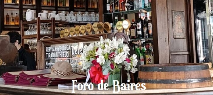 Reabrió el Bar Plaza Dorrego en San Telmo, un sitio bien porteño y de interés cultural