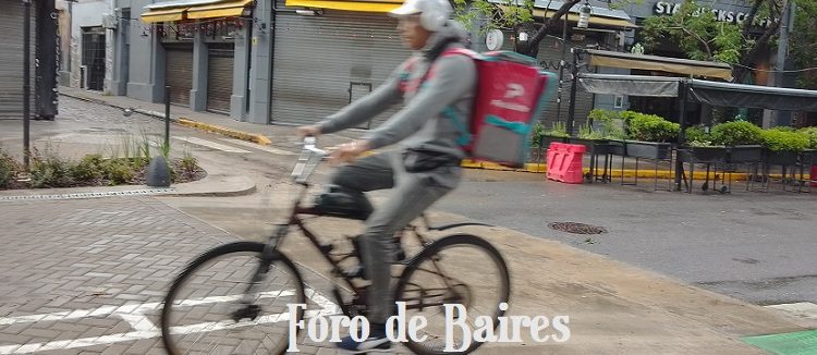 El legislador Federico Mochi presentó un proyecto para crear estaciones de descanso para repartidores en la Ciudad