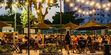 El Patio de los lecheros, un viaje bajo techo, y el Smart Plaza Patio Parque Patricios, un recorrido a cielo abierto