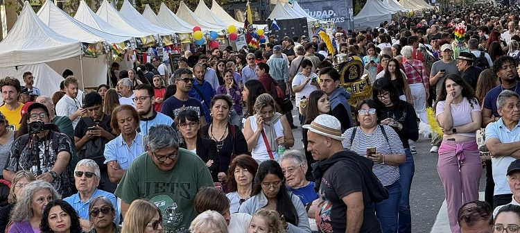 La Ciudad se llenó de color y cultura para celebrar América