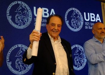 La UBA reconoció a Carlos Heller como Doctor Honoris Causa