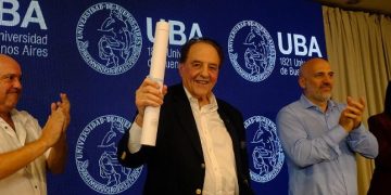 La UBA reconoció a Carlos Heller como Doctor Honoris Causa