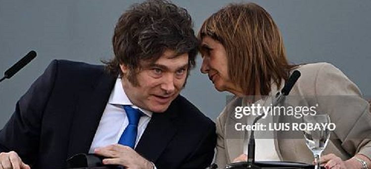La imagen de Milei sigue en caída y fue superada por Patricia Bullrich