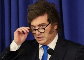 Desde que asumió Javier Milei, el salario mínimo perdió casi 40 puntos frente a la inflación