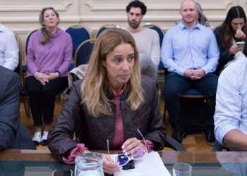Seis comisiones parlamentarias permanentes, más la Junta de Ética, Acuerdos y Organismos de Control conformaron su constitución