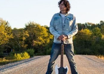 El galardonado cantautor canadiense Jon Mullane lanza su nuevo EP titulado ‘The Road’
