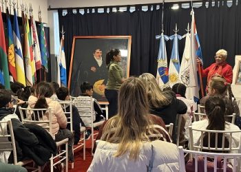 Las escuelas ya pueden reservar de manera simple las visitas al Salón de Banderas de la Ciudad