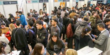 Más de 2100 jóvenes participaron de la Expo Empleo Barrial, edición juventud, con más de 600 ofertas laborales y 31 empresas en stand