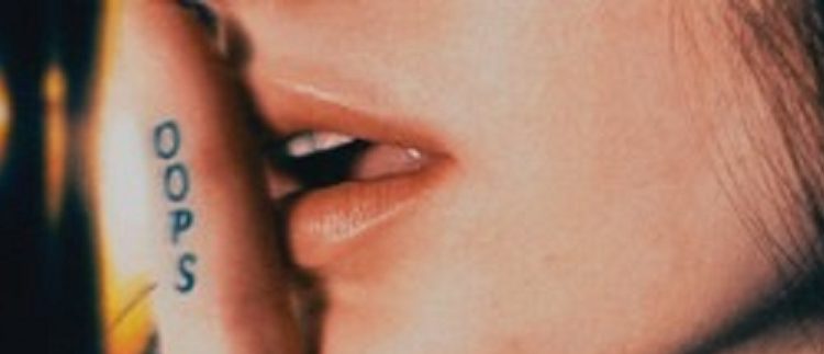 La cantautora canadiense Jordyn Sugar presenta «Oops»