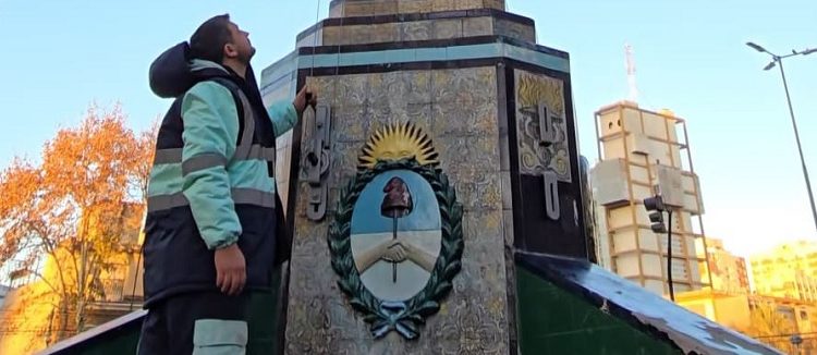 Día de la Bandera: ellos son los que cuidan y mantienen vivos los colores de la patria