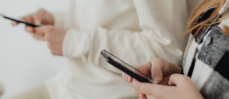Uno de cada cuatro adolescentes participó en retos virales durante el último año
