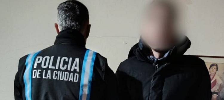 Un ladrón con cuatro pedidos de captura, dos de ellos por robo a mano armada, fue detenido por la Policía de la Ciudad
