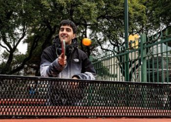 De una mesa de ping pong en Parque Patricios a federado e influencer: cómo el deporte en las plazas transforma vidas