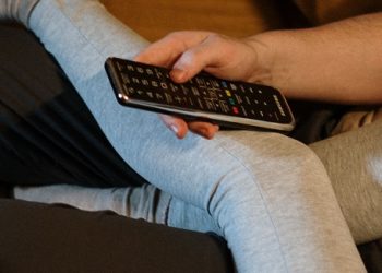 El síndrome del sofá: «En vez de hacer el amor ¿Por qué no miramos una película?»