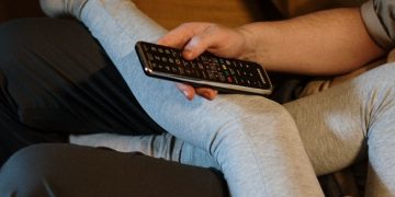 El síndrome del sofá: «En vez de hacer el amor ¿Por qué no miramos una película?»