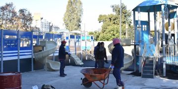 La Ciudad suma nuevo equipamiento deportivo y un patio de juegos a Plaza Constitución