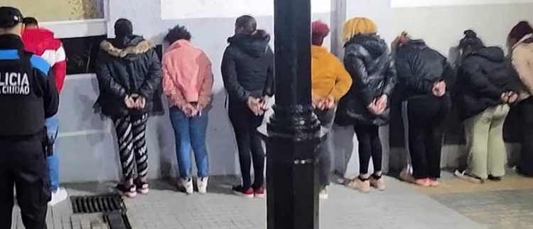 Golpe a la venta de droga en Constitución: la Policía detuvo a 17 dealers y secuestró más de 8.700 dosis