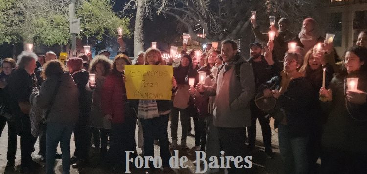 «La noche de las velas, modo protesta», irrumpió en la «Plaza Inmigrantes de Armenia» este Viernes invernal del 17 de Agosto