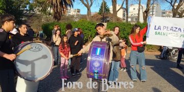 Los vecinos de Palermo vigilan la Plaza «Inmigrantes de Armenia» y no bajan la guardia mientras pasan los días
