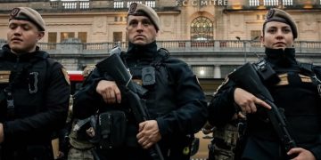 Megaoperativo con 1.100 policías en los grandes centros de trasbordo y en las entradas y salidas de la Ciudad