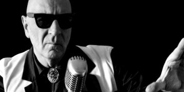 Entrevista a Flavio Casanova, cantante y compositor quien hoy presenta su nuevo material y novedades musicales