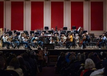 Barrios al Colón: la Ciudad invita a anotarse para asistir a los ensayos de la Orquesta Filarmónica