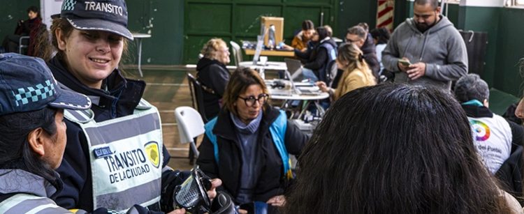 «Más servicios en tu barrio» lleva sus oficinas móviles de lunes a sábado