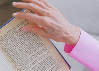 Una investigaciòn demostrò que el vocabulario y la lectura mejoran con la edad