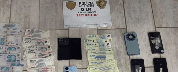 La Policía de la Ciudad detuvo en Constitución a dos chinos con 11 celulares de alta gama sin papeles