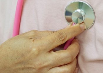 Antes de sufrir un infarto, las mujeres reciben una señal